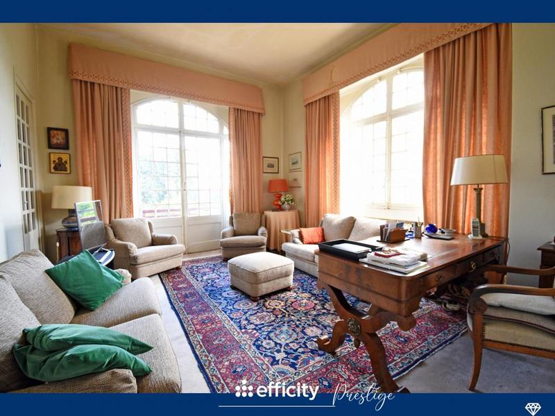 Maison - 450 m² - 16 pièces