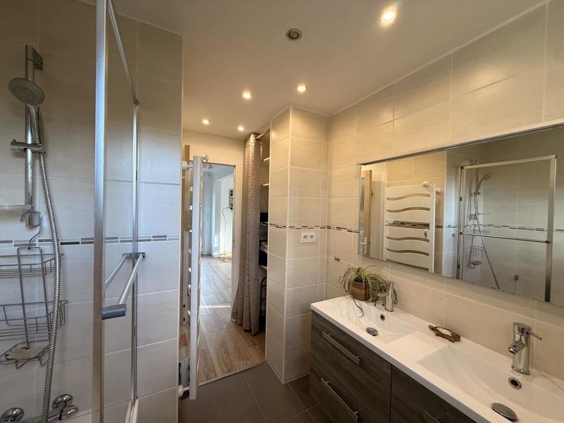 Maison - 181 m² - 8 pièces