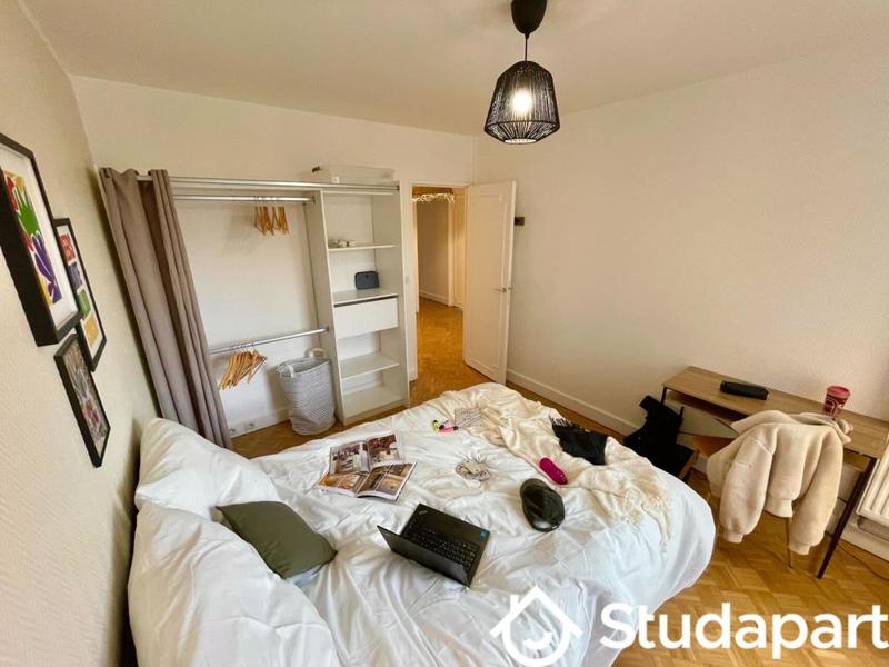 Chambre - 12 m² - 1 pièce