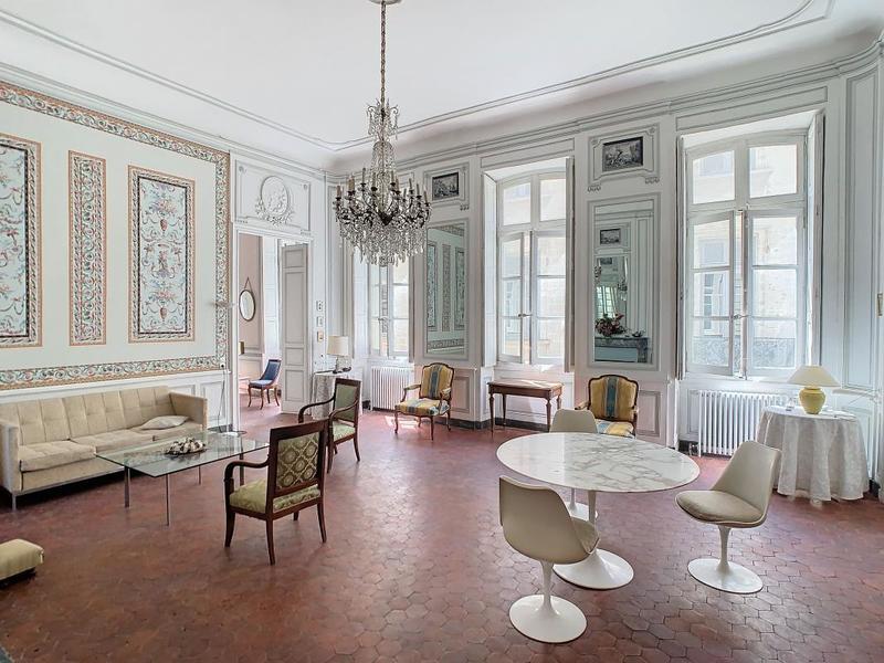 Appartement - 267 m² - 7 pièces