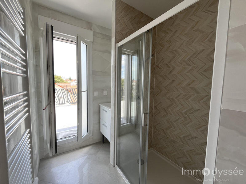 Appartement - 100 m² - 4 pièces