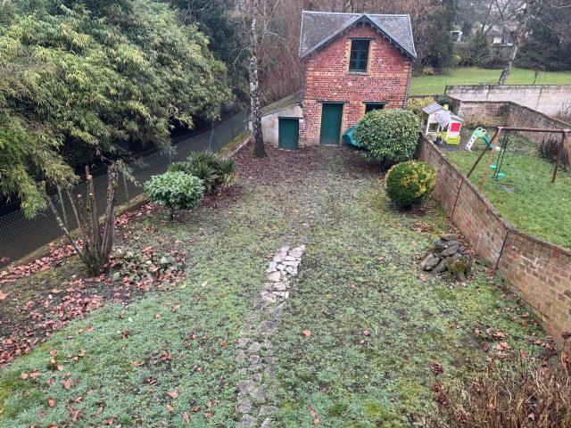 Maison - 207 m² - 8 pièces