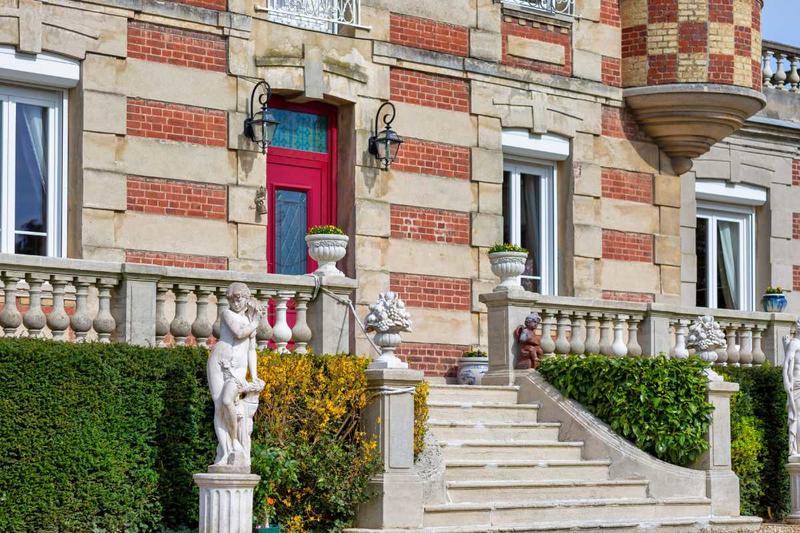 Maison - 223 m² - 10 pièces