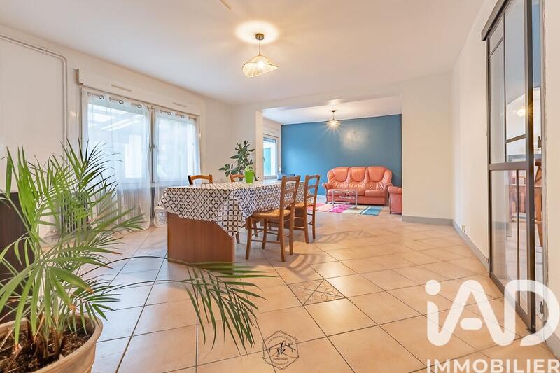 Maison - 90 m² - 5 pièces