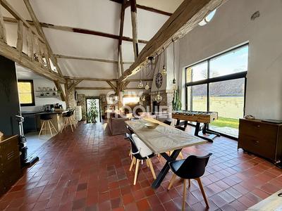 Maison - 216 m² - 10 pièces