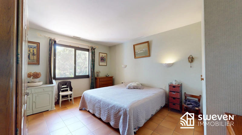 Villa - 278 m² - 10 pièces