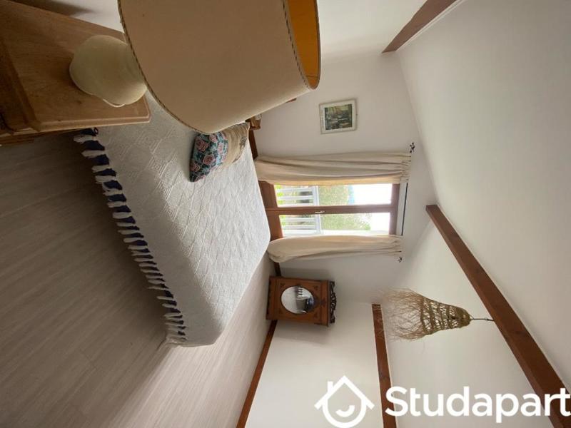 Chambre - 120 m² - 1 pièce