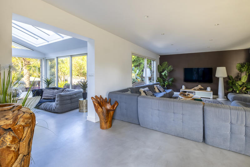 Maison - 300 m² - 10 pièces