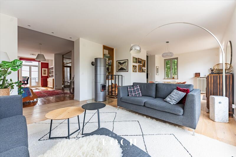 Maison - 240 m² - 7 pièces