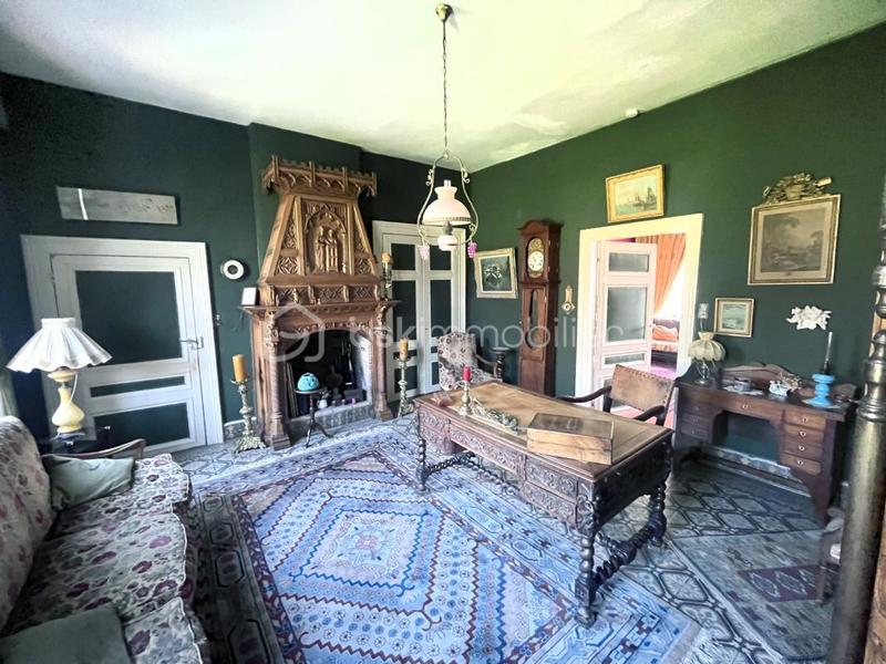 Demeure - 324 m² - 11 pièces