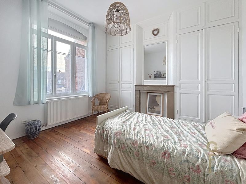 Maison - 210 m² - 6 pièces