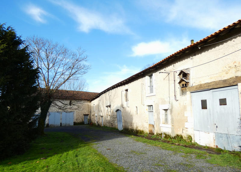 Maison - 360 m² - 12 pièces