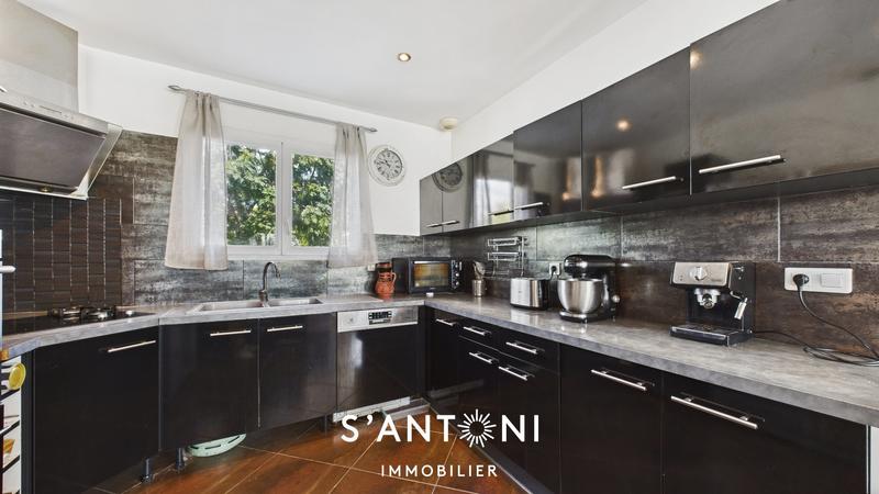 Maison - 111 m² - 5 pièces