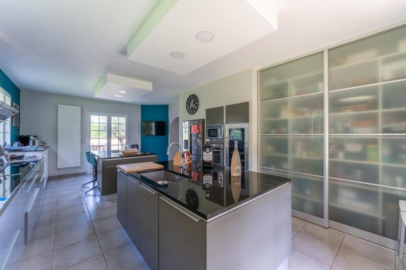 Maison - 181 m² - 7 pièces