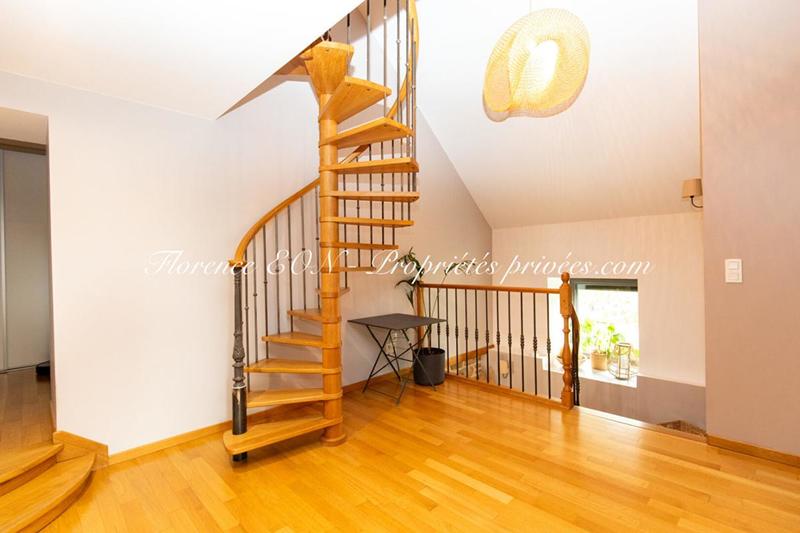 Maison - 218 m² - 5 pièces