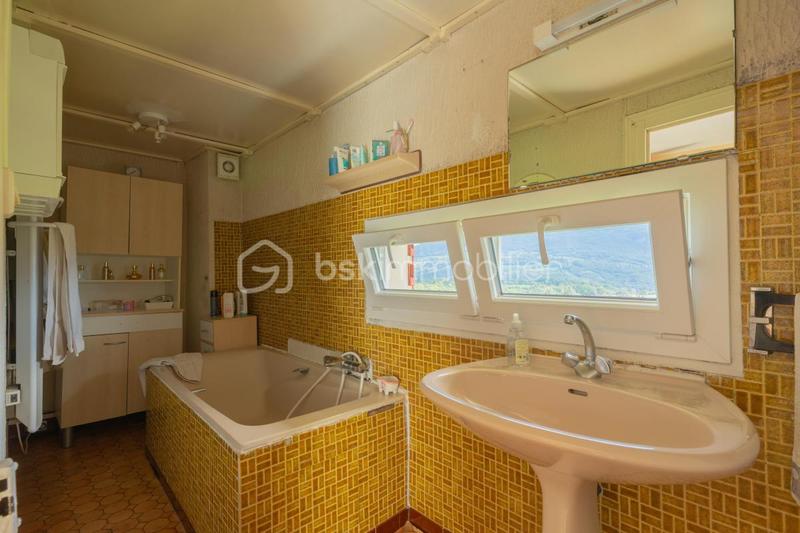 Maison traditionnelle - 100 m² - 4 pièces