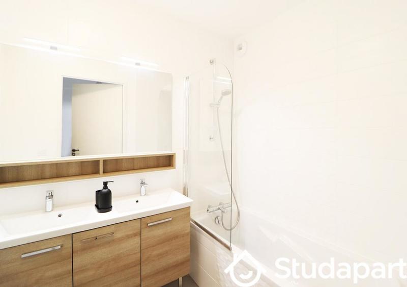 Chambre - 13 m² - 1 pièce