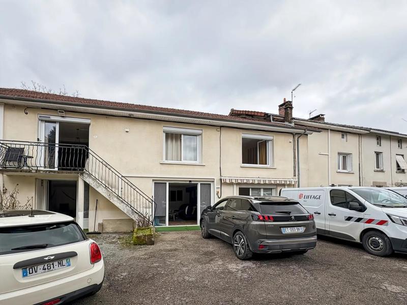 Maison - 2 502 m² - 10 pièces