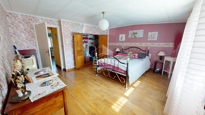 Maison - 143 m² - 7 pièces