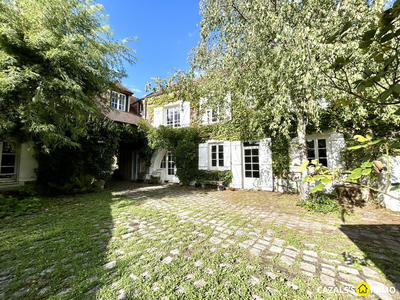 Maison ancienne - 194 m² - 10 pièces