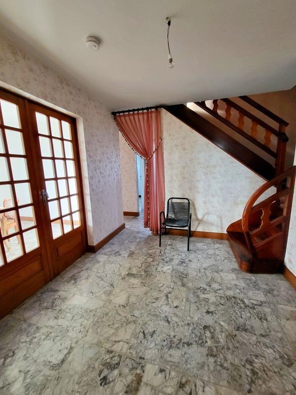 Maison - 138 m² - 9 pièces