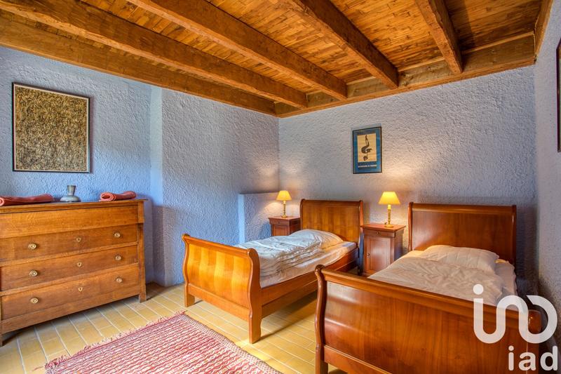 Maison - 180 m² - 7 pièces