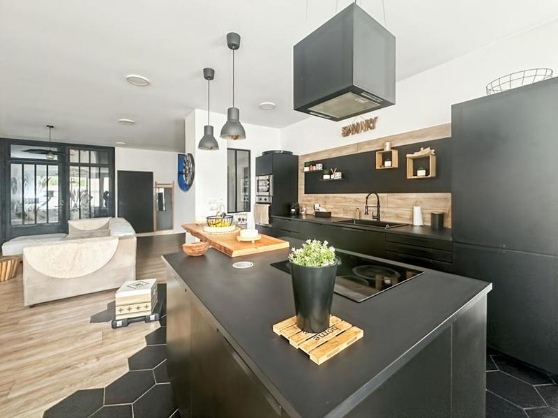 Loft - 100 m² - 4 pièces