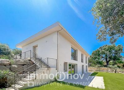 Maison d'architecte - 220 m² - 8 pièces