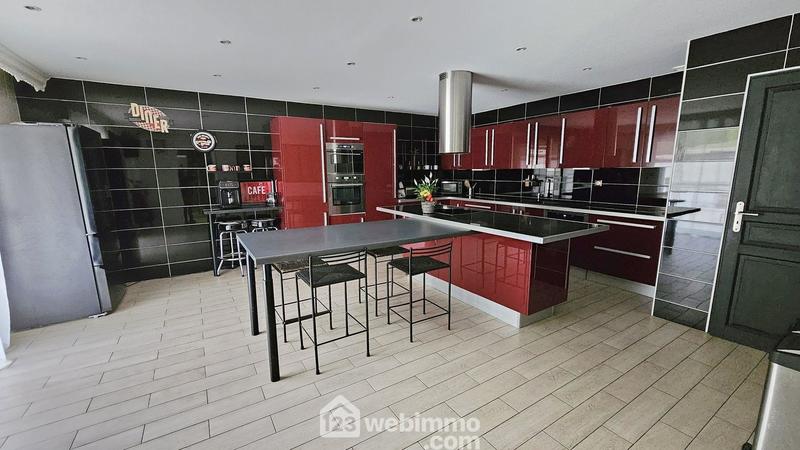 Maison - 196 m² - 6 pièces