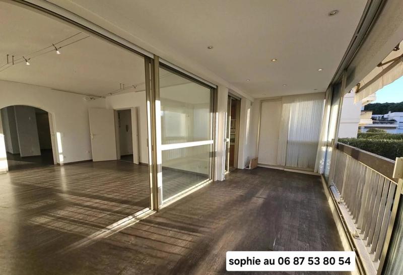Appartement - 110 m² - 4 pièces