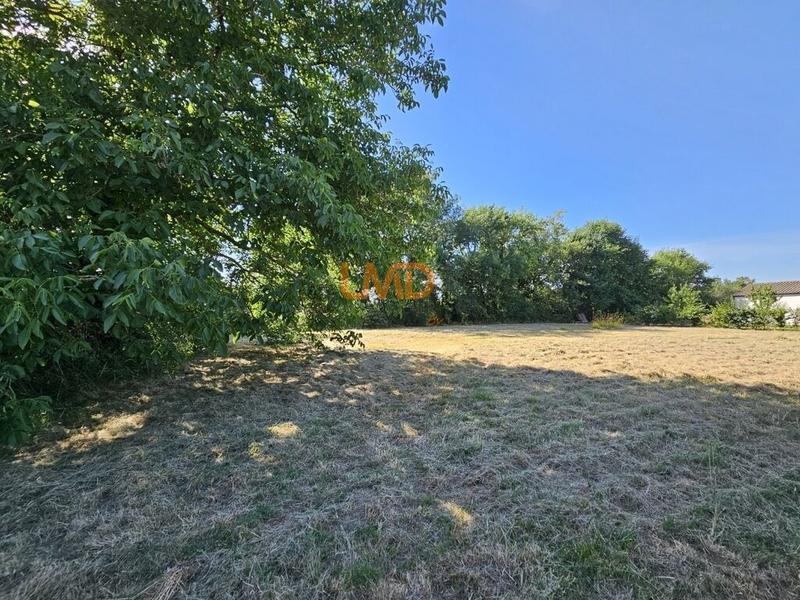 Terrain constructible - 1 000 m²