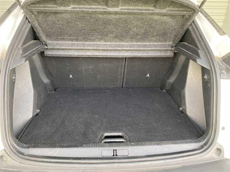 Peugeot 2008 1.5 BlueHDi 130 s&amp;S Eat8 Allure Business