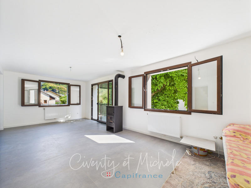 Maison - 155 m² - 8 pièces