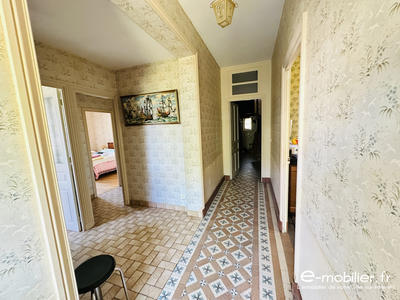 Maison - 220 m² - 8 pièces