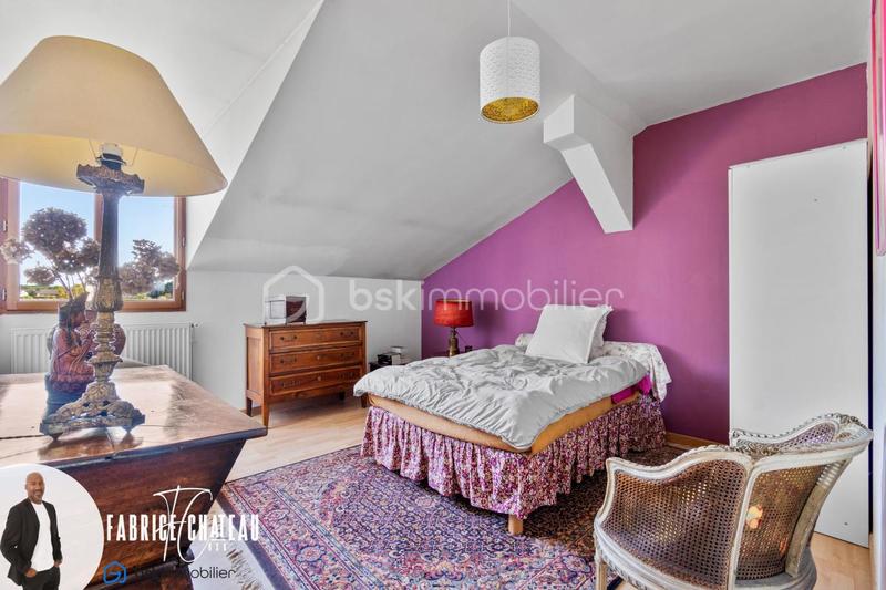 Maison - 212 m² - 8 pièces