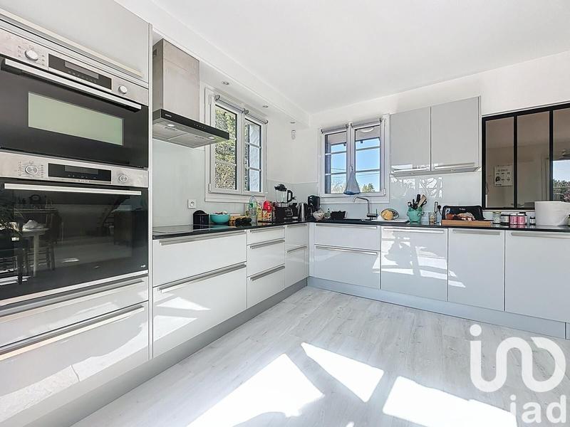 Maison - 200 m² - 7 pièces