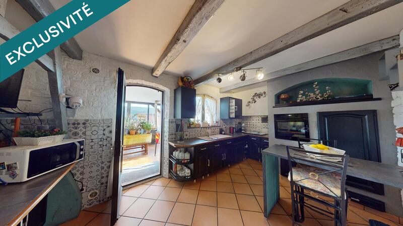 Maison - 214 m² - 6 pièces