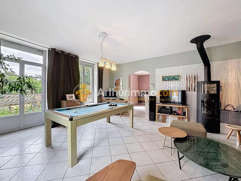 Maison - 224 m² - 7 pièces