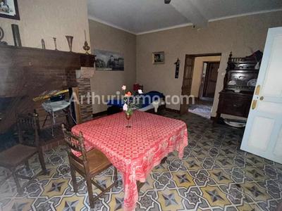 Maison - 400 m² - 12 pièces