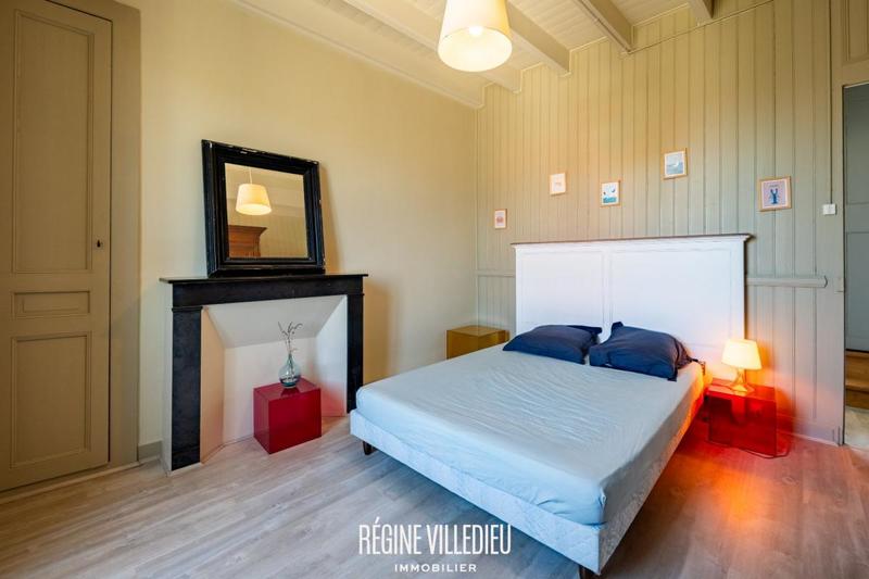 Propriété - 295 m² - 11 pièces