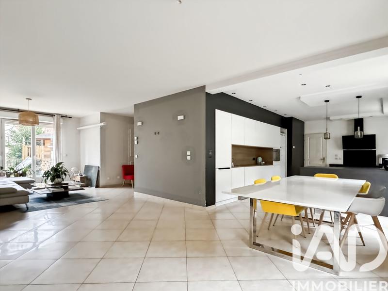 Maison - 185 m² - 7 pièces