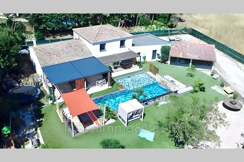 Propriété - 203 m² - 10 pièces