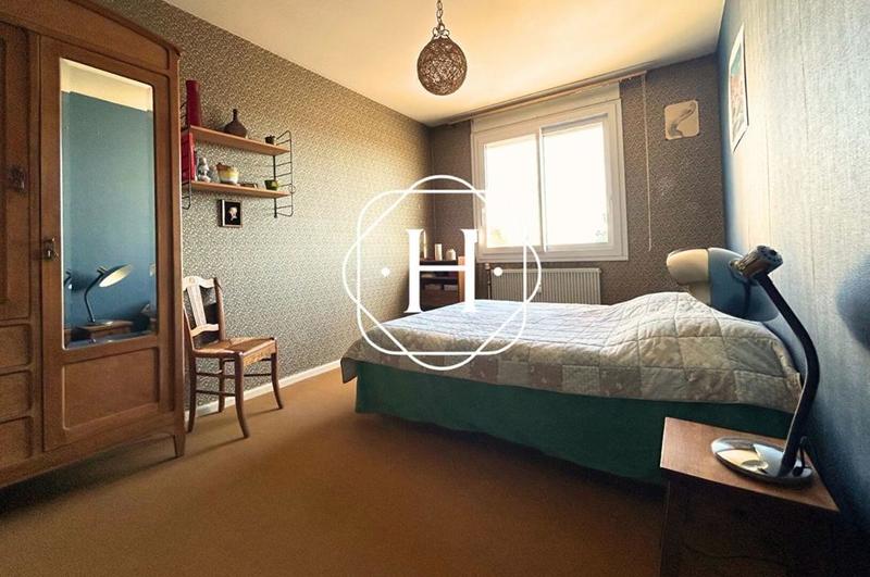 Appartement - 100 m² - 5 pièces