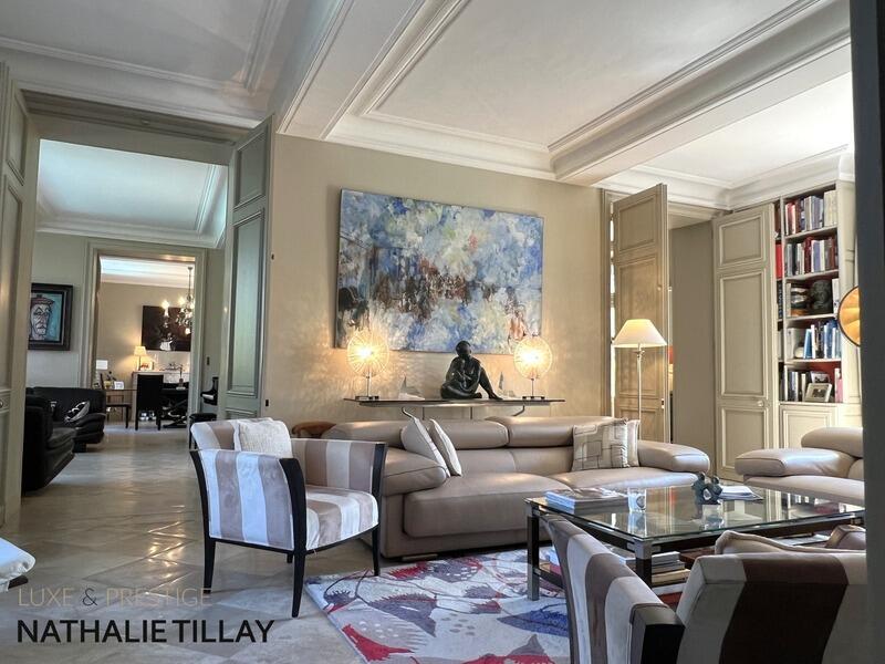 Maison de maîtres - 380 m² - 11 pièces