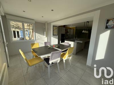 Maison - 300 m² - 9 pièces