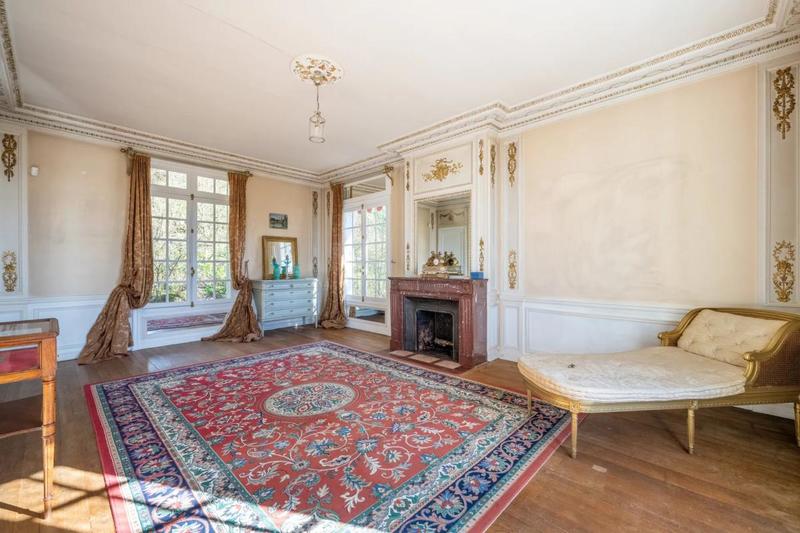 Maison - 250 m² - 9 pièces