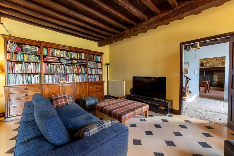 Propriété - 450 m² - 8 pièces