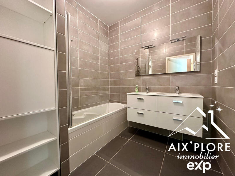 Appartement - 107 m² - 5 pièces