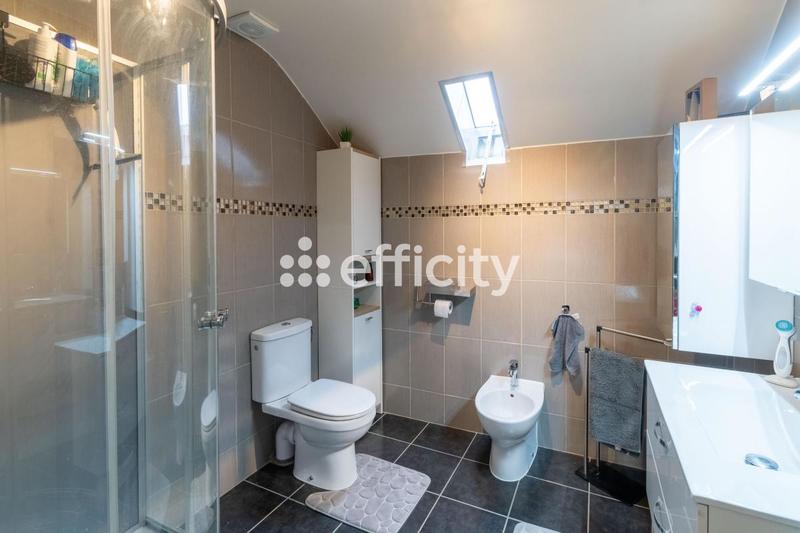 Pavillon - 100 m² - 5 pièces