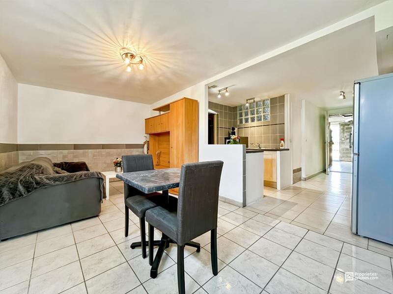 Maison - 200 m² - 9 pièces